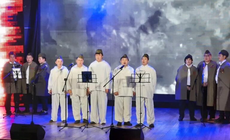«Поющее мужское братство» Оленекского ЖКХ – лауреат III степени смотра-конкурса