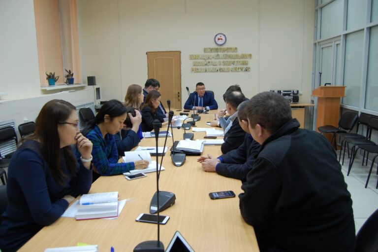 Решение о необходимости введения режима ЧС в Среднеколымске будет принято по результатам работы комиссии