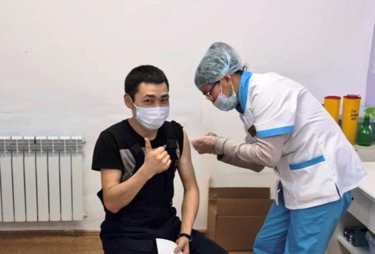 В ГУП «ЖКХ РС (Я)» продолжается вакцинация от коронавируса