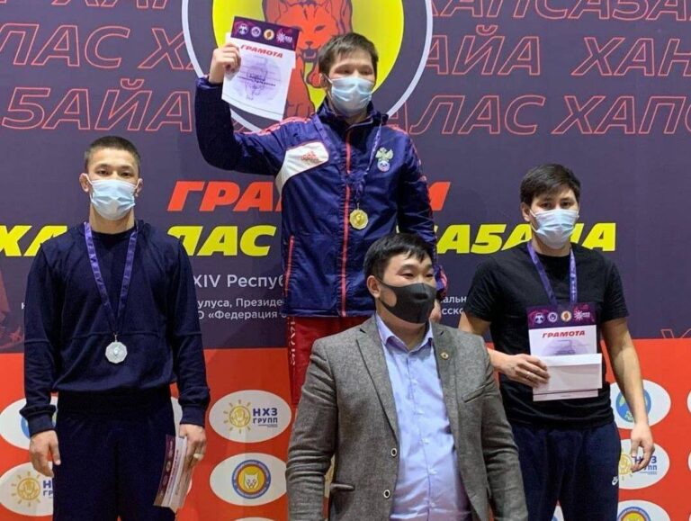 Дмитрий Ушницкий из Вилюйска – призер республиканского турнира по борьбе хапсагай