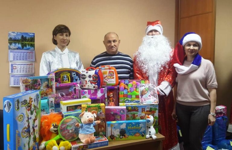 Работники ЖКХ Якутии подарили детям новогоднюю сказку