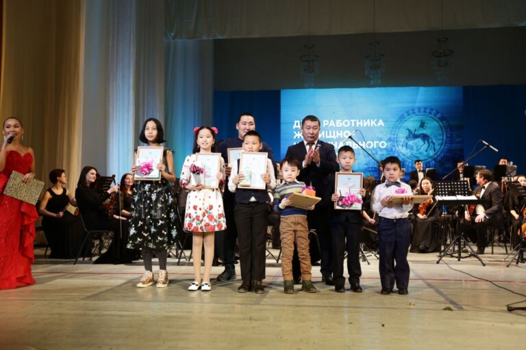 В Якутии подвели итоги конкурса рисунков «ЖКХ глазами детей»