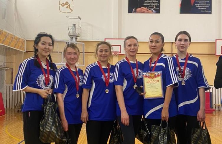 Женщины из Среднеколымского ЖКХ – серебряные призеры «Веселых стартов для мам»