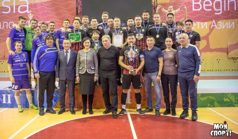 Футболисты «Барса» завоевали Кубок главы Якутска