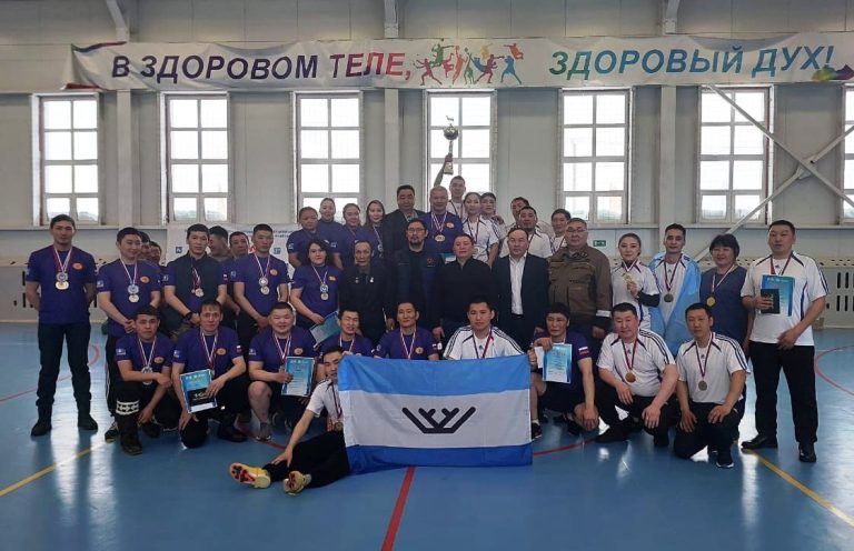 Команда Оленекского ЖКХ выиграла Кубок спартакиады северной зоны