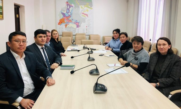 Представители ГУП «ЖКХ РС(Я)» провели встречу с руководством научного центра