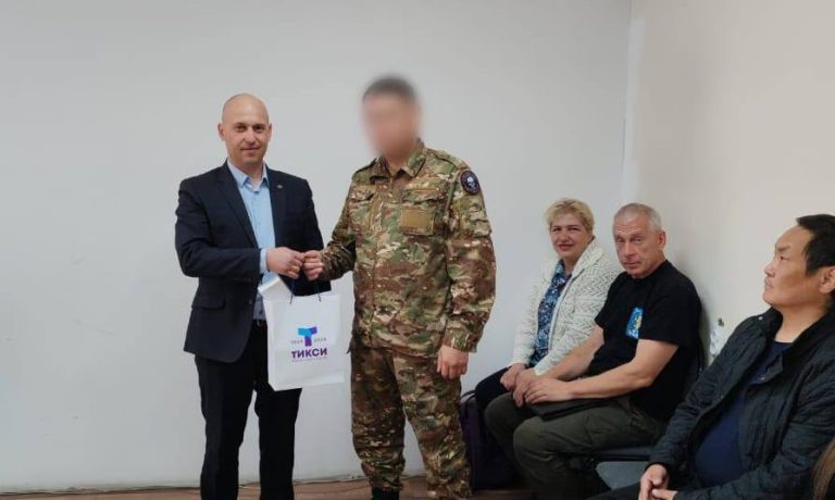 «Добро пожаловать домой!»: в Булунском ЖКХ встретили коллегу-военнослужащего