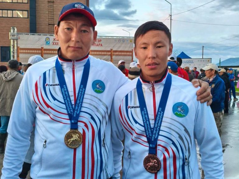 Коммунальщики — призеры по мас-рестлингу на Играх Манчаары