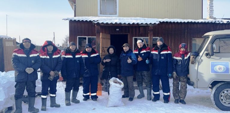 Коллектив Мегино-Кангаласского ЖКХ оказал помощь семье участника СВО
