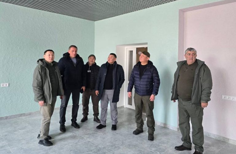 Виталий Чикачев осмотрел планируемые  к восстановлению объекты в ДНР